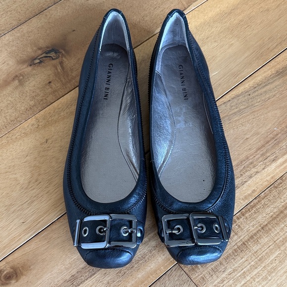 NEW Gianni Bini flats - Picture 1 of 5